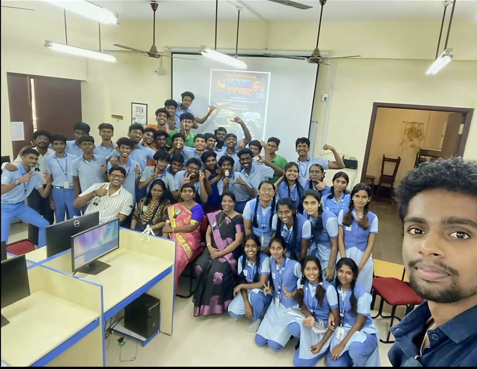 Darshan’s selfie with the Class XII students and teachers after the TechSavvy workshop